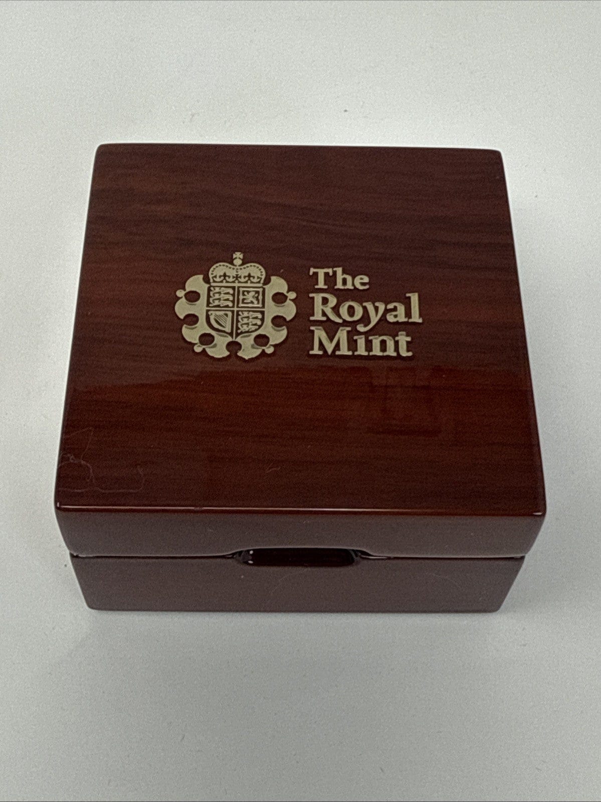 Exclusive Coins 2019 Queen Elizabeth II Proof Full Gold Sovereign Royal Mint FDC