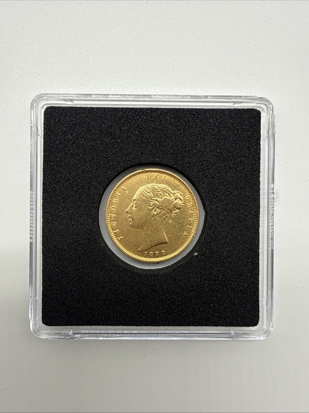 Exclusive Coins 1872 Queen Victoria Half Sovereign Young Head Struck In London 22k