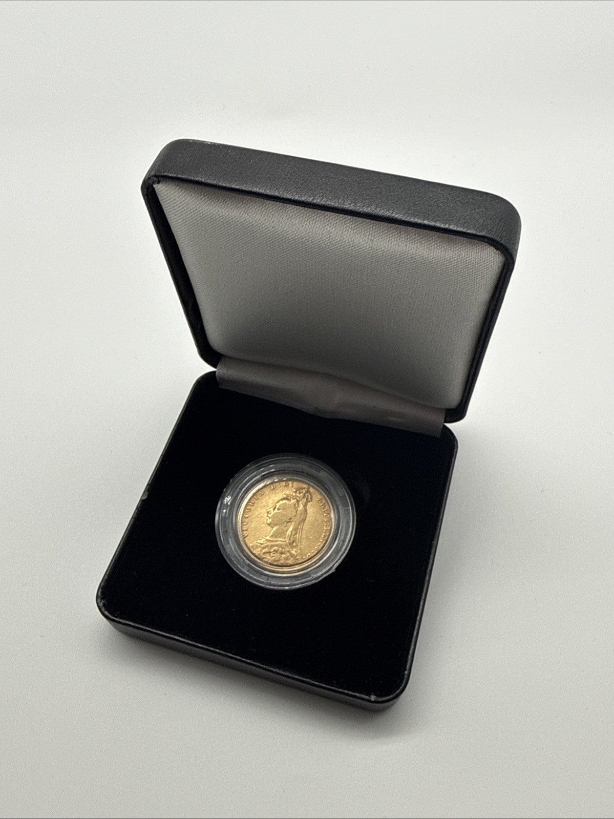 Exclusive Coins 1891 Queen Victoria Jubilee Head Full Gold Sovereign 22k