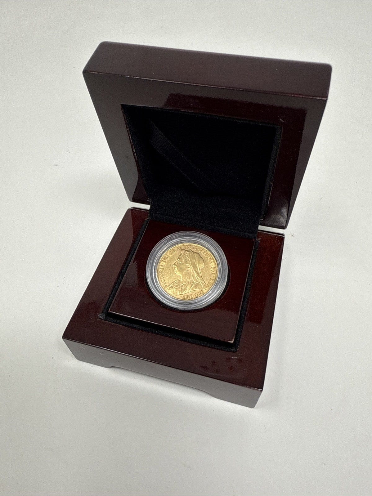 Exclusive Coins 1899 Queen Victoria Full Gold Sovereign Minted In London