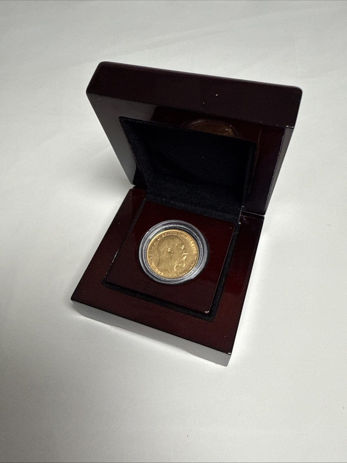 Exclusive Coins 1907 King Edward VII Full Gold Sovereign 22k Nice Example