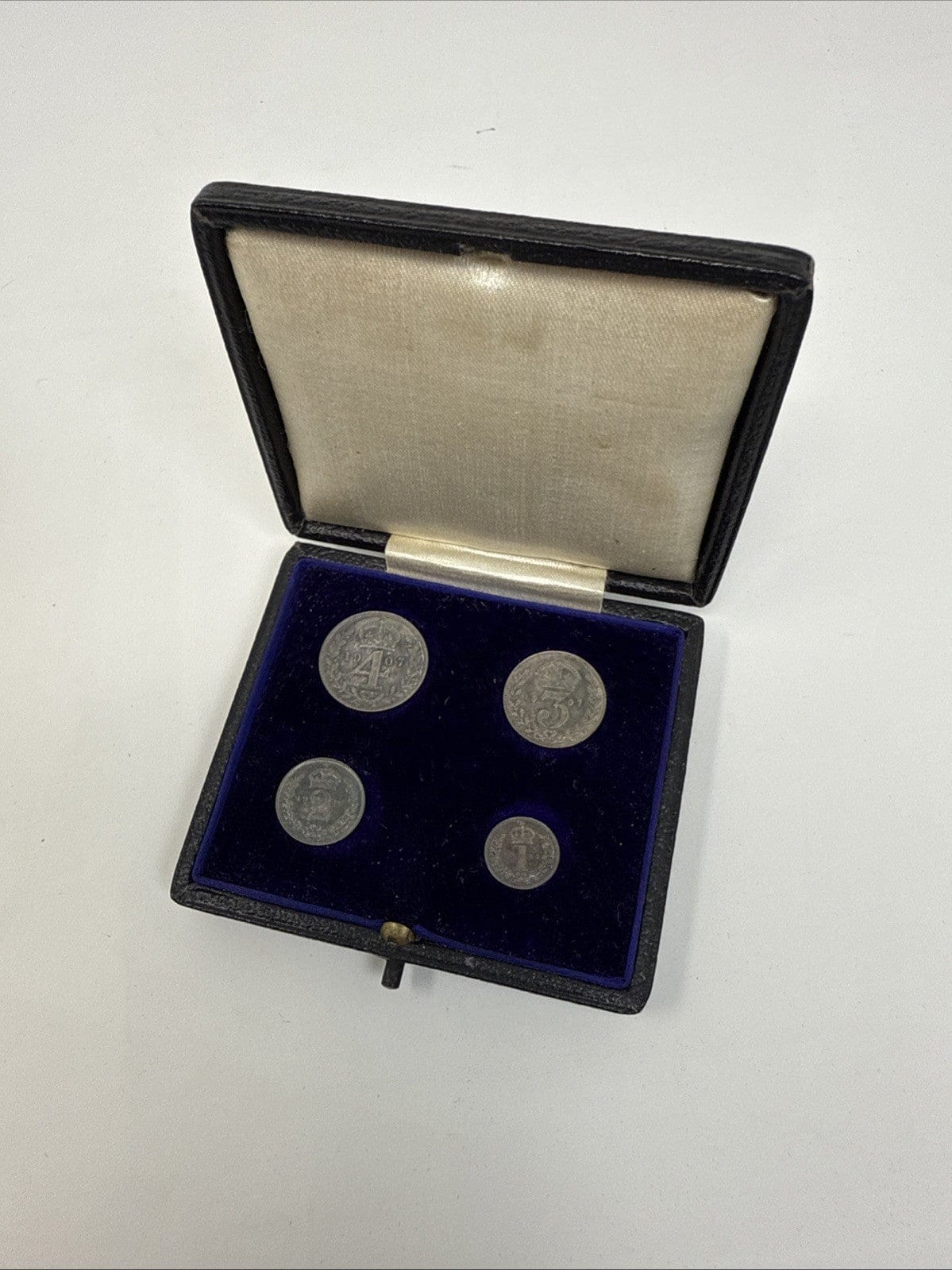 Exclusive Coins 1907 King Edward VII  Proof Silver Maundy Set In The Original Case Of Issue