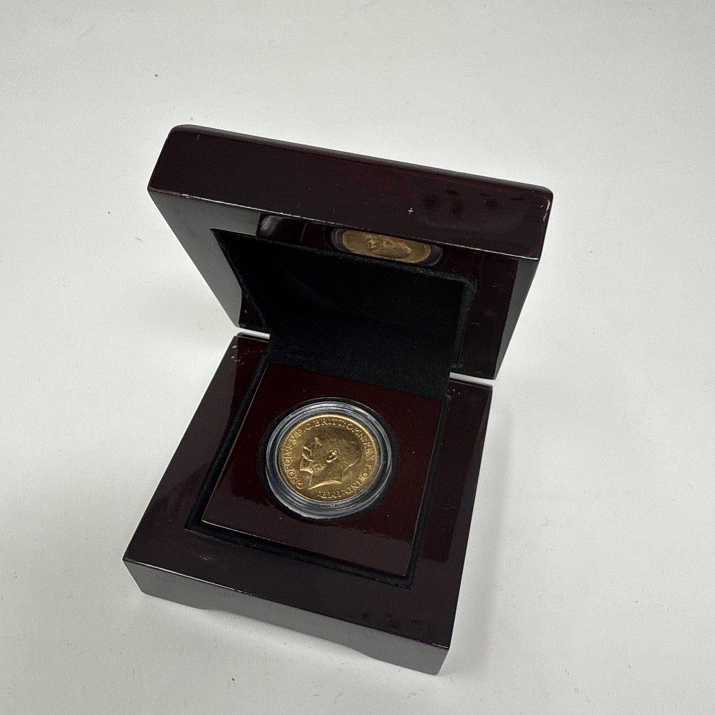 Exclusive Coins 1915 King George V Full Gold Sovereign Minted In London 22k