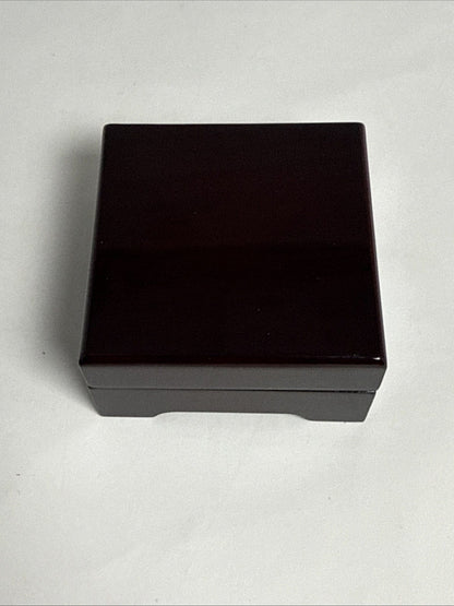 Exclusive Coins 1967 Queen Elizabeth II Full Gold Sovereign 22 K  #2