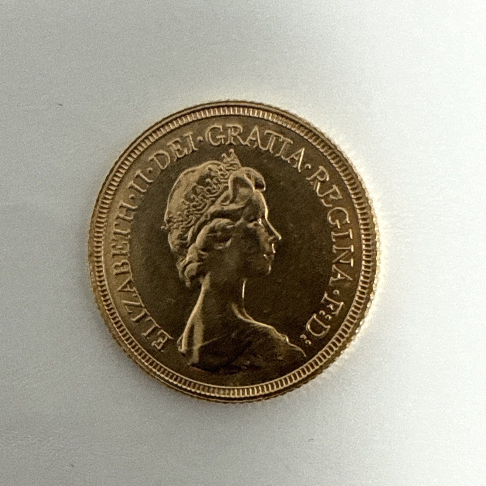 Exclusive Coins 1981  Queen Elizabeth II Full Gold Sovereign #1