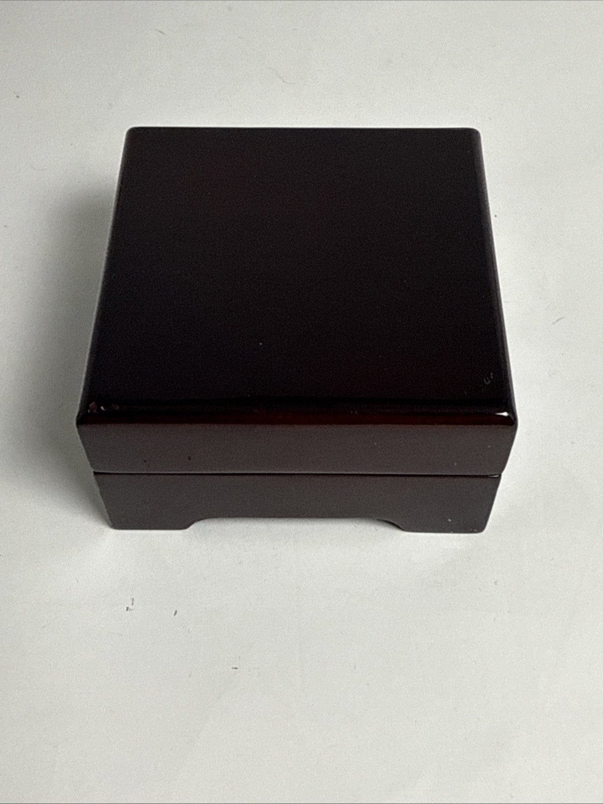 Exclusive Coins 1981  Queen Elizabeth II Full Gold Sovereign #2