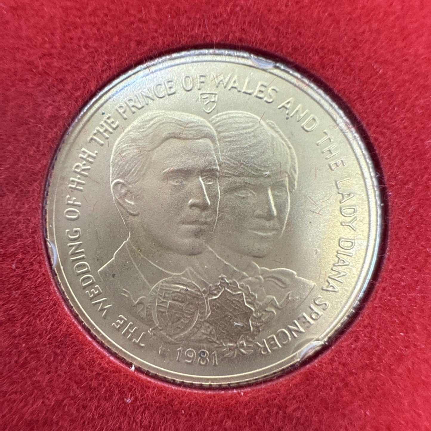 Exclusive Coins 1981 The Prince Of Wales & Lady Diana Gold BU Sovereign 22k