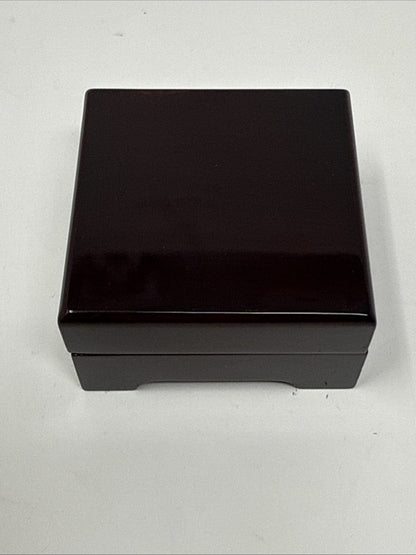 Exclusive Coins 2007 Queen Elizabeth II Full Gold Sovereign 22k