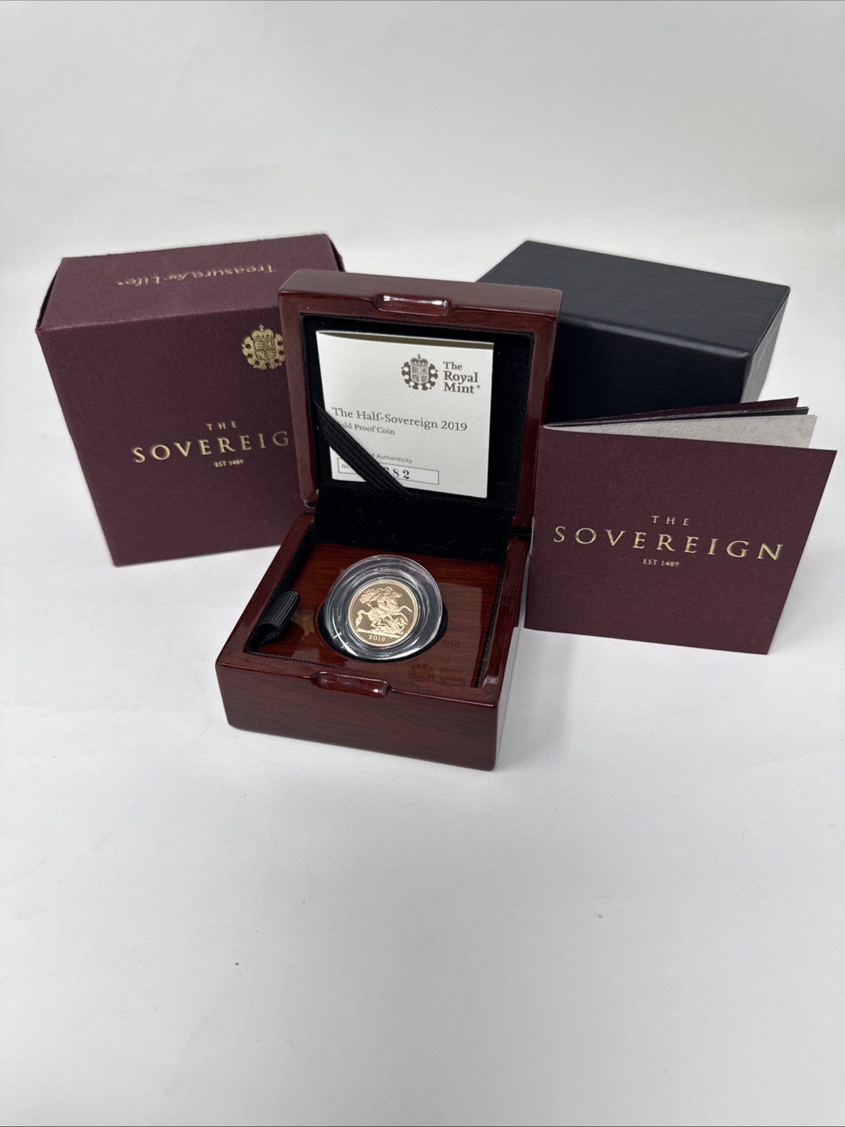 Exclusive Coins 2019 Queen Elizabeth II Proof Half Sovereign Royal Mint 22k