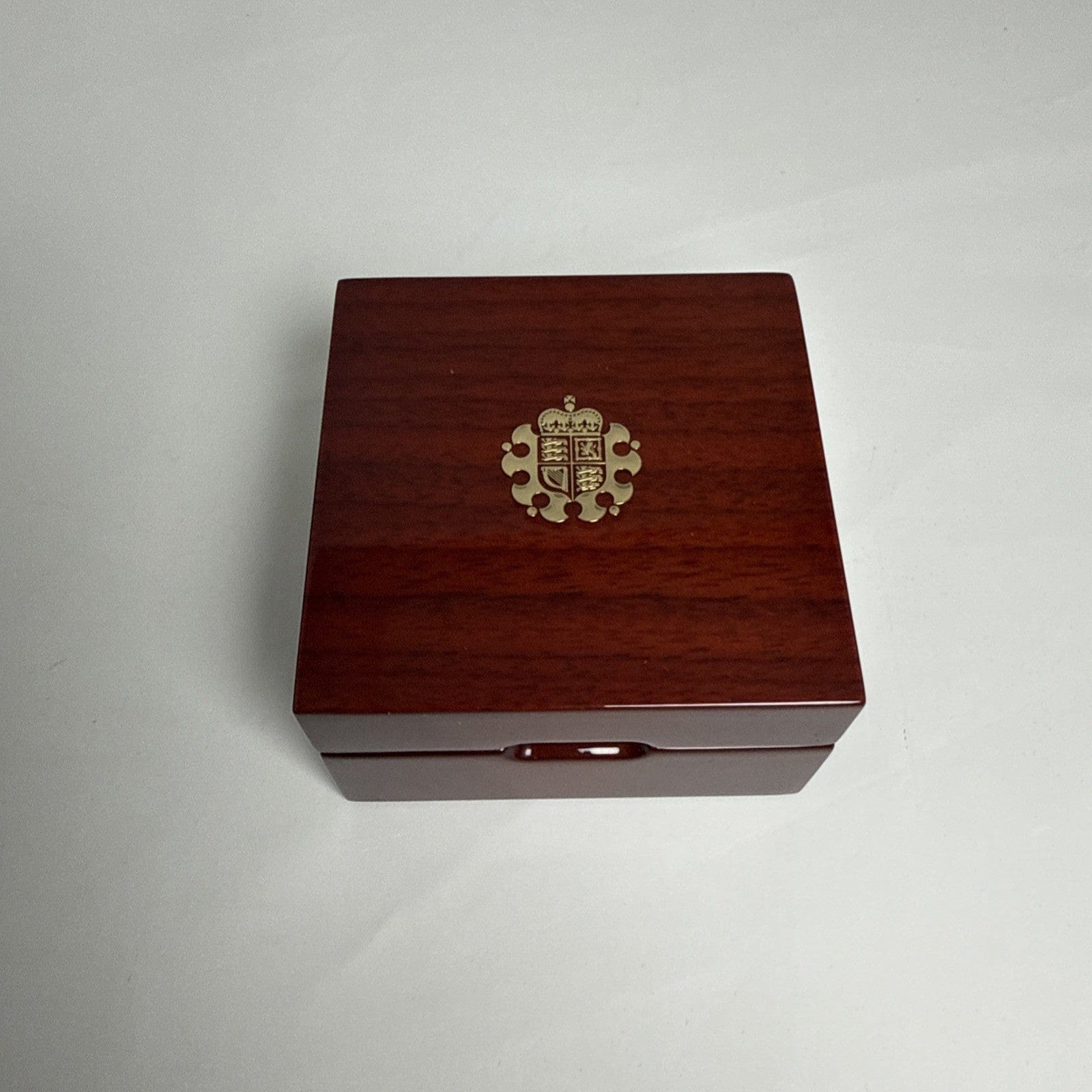 Exclusive Coins 2022 Memorial Queen Elizabeth II Proof Full Sovereign,  Royal Mint As Struck