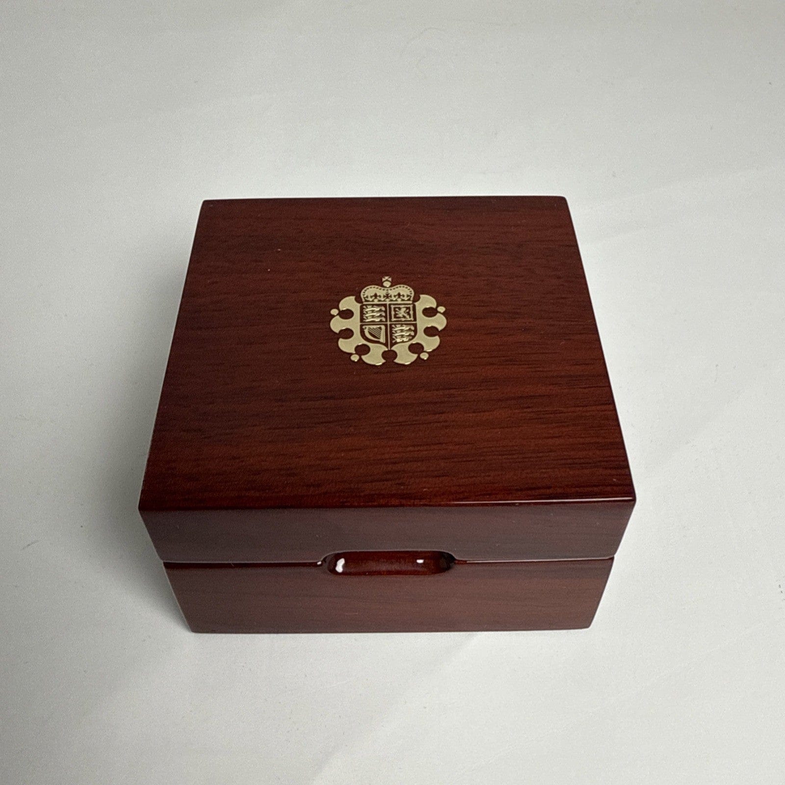 Exclusive Coins 2022 Queen Elizabeth II Platinum Jubilee Piedfort Full Gold Sovereign 15.98g 22k