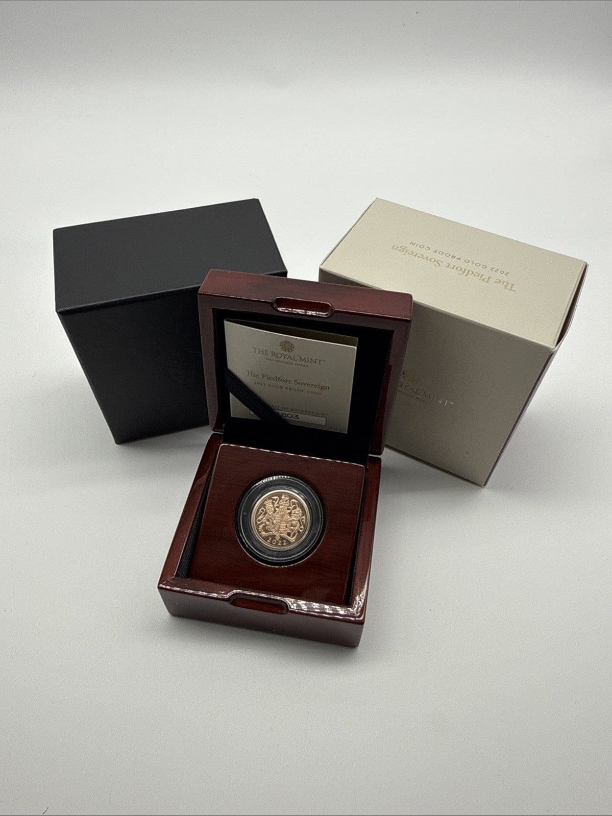 Exclusive Coins 2022 Queen Elizabeth II Platinum Jubilee Piedfort Proof Full Gold  Sovereign