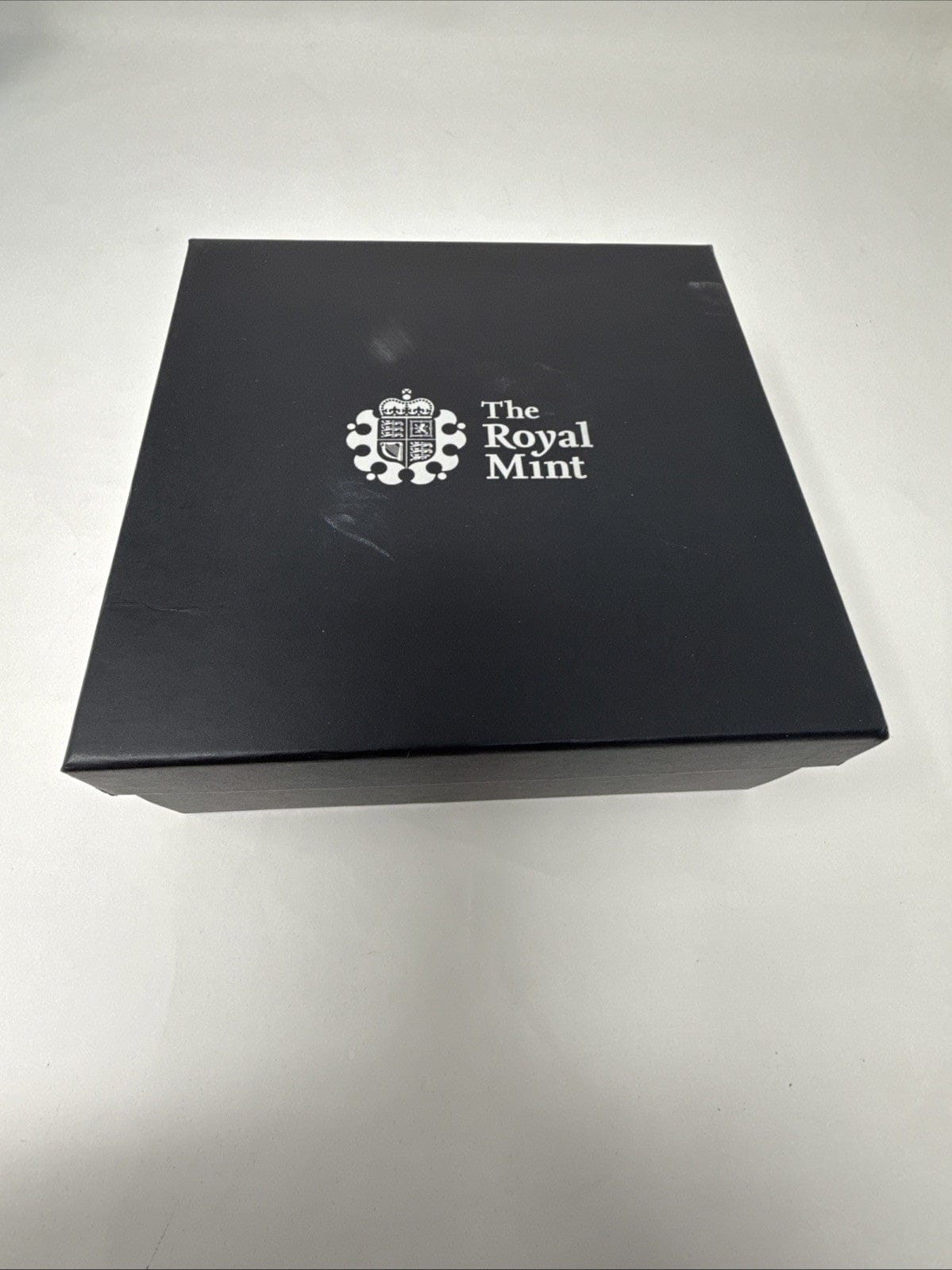 Exclusive Coins The Queens Beast The White Greyhound Of Richmond 5 Oz  Silver Proof Coin